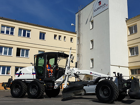 Dwie równiarki CASE 856C poszerzyły flotę jednej z wiodących firm budowlanych w Czechach